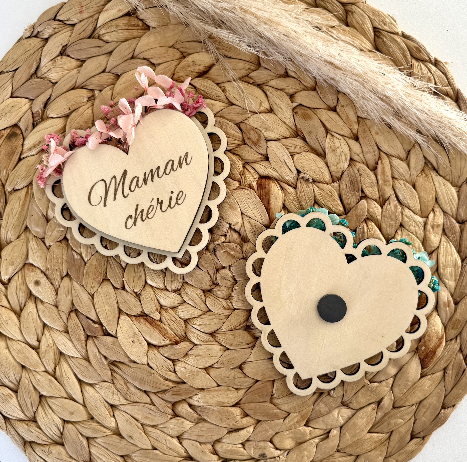 Coeur en bois fleuri aimanté – Image 2