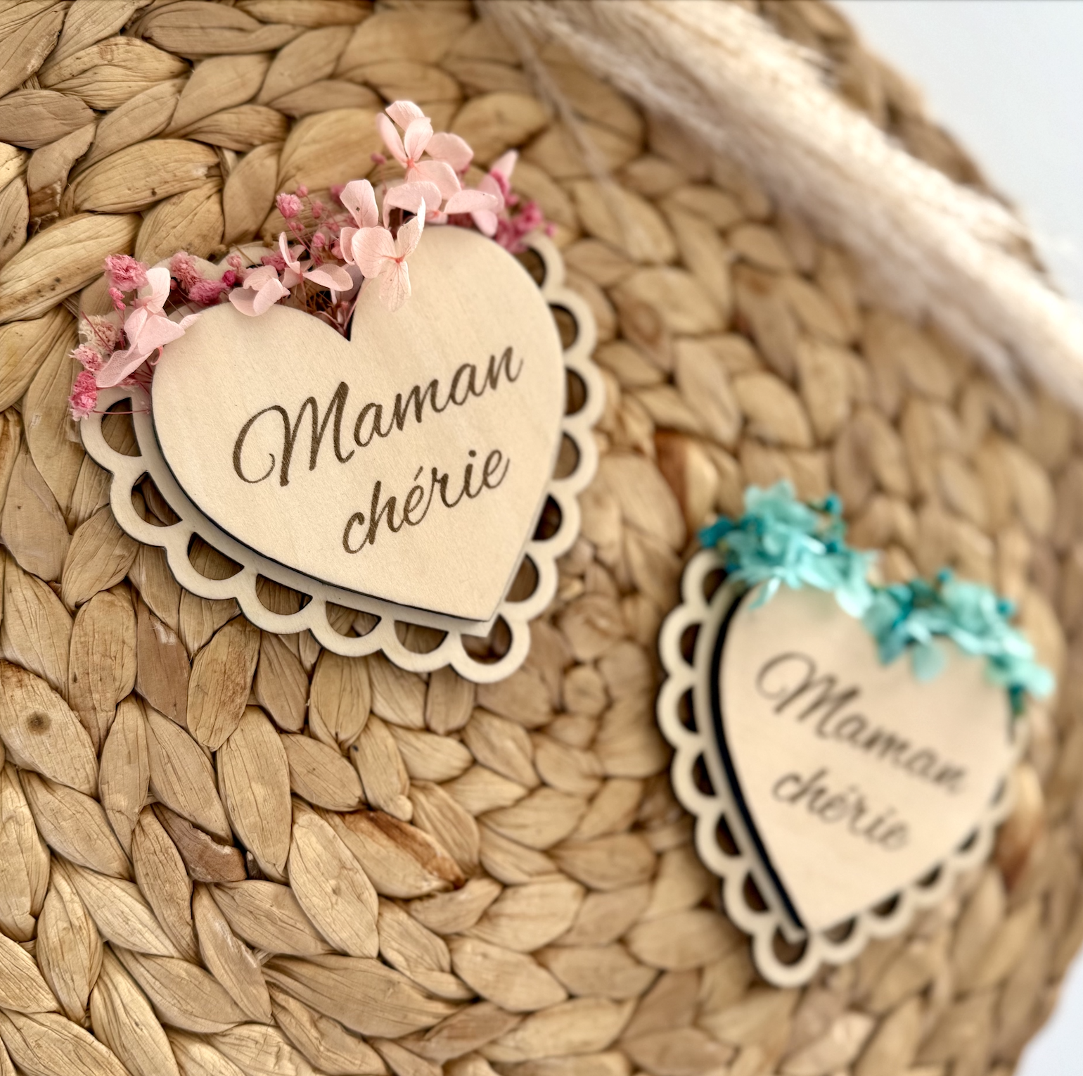 Coeur en bois fleuri aimanté – Image 3